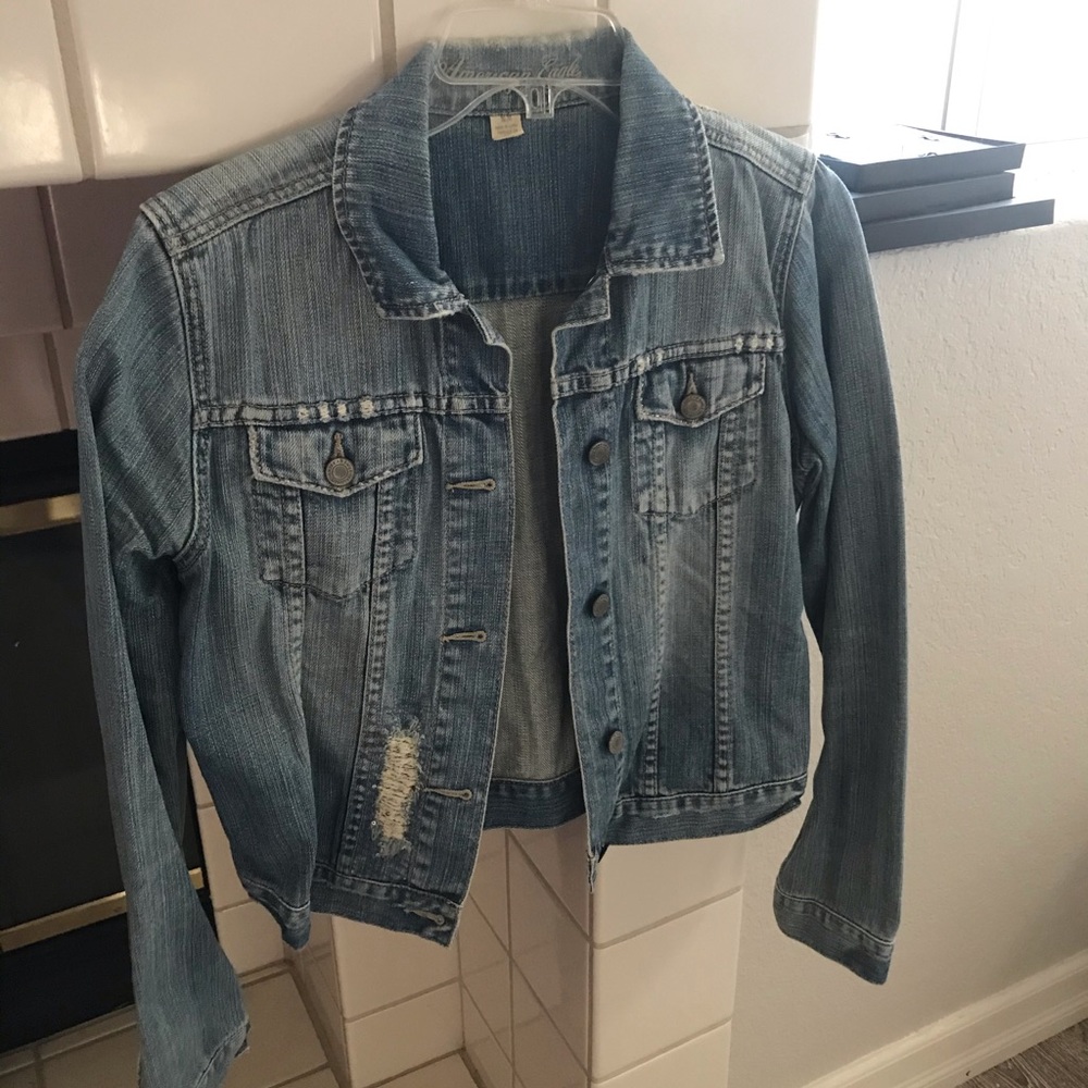 Vintage Jean Jacket with sparkle accents ❤️